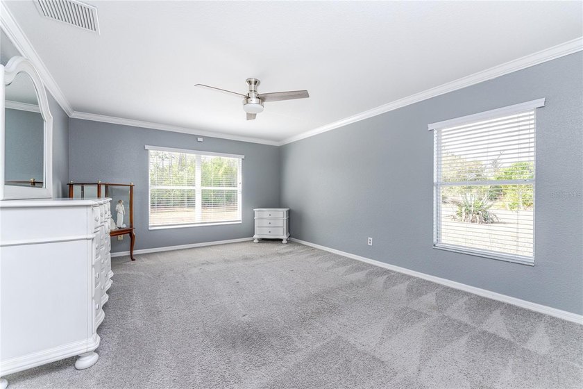 Motivated Seller!! Welcome home to this beautifully maintained - photo 22