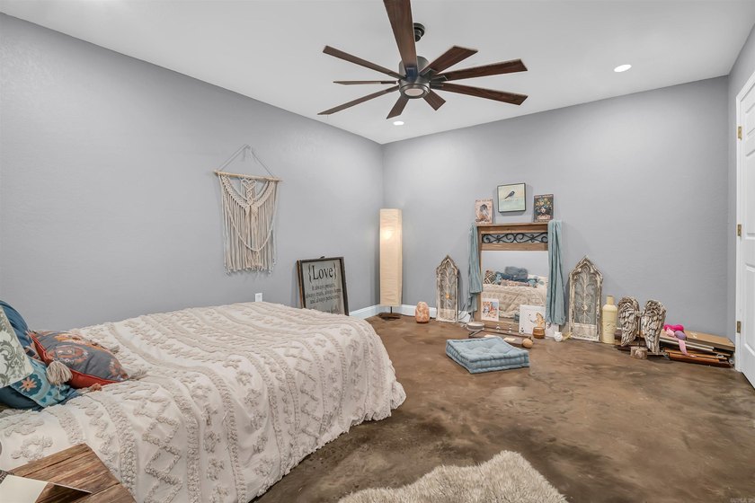This Arkansas River Valley retreat is situated on 4.59 private - photo 27