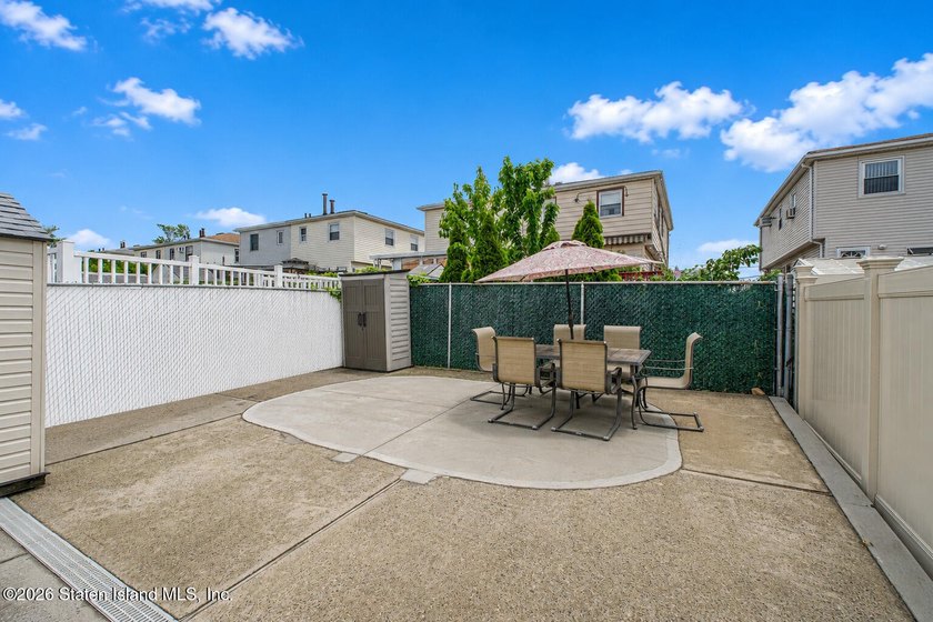Welcome to 190 Sandalwood Drive in Great Kills. This - photo 29