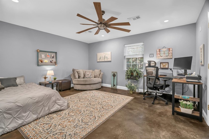 This Arkansas River Valley retreat is situated on 4.59 private - photo 33