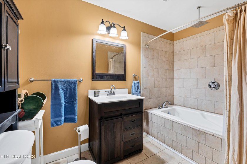 REDUCED $39,100.00! This mountain home has been renovated inside - photo 39
