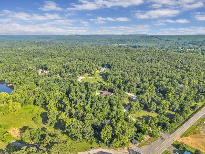 This Arkansas River Valley retreat is situated on 4.59 private - photo 43