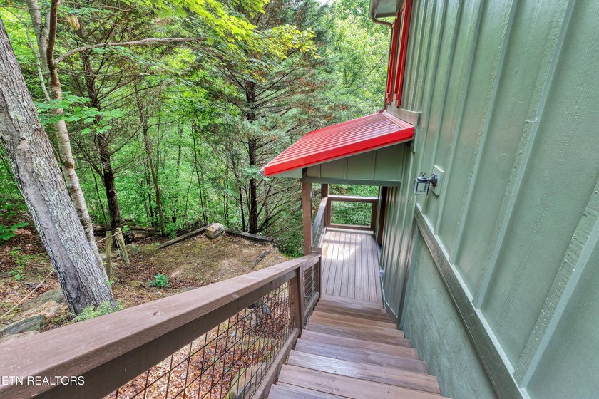REDUCED $39,100.00! This mountain home has been renovated inside - photo 47