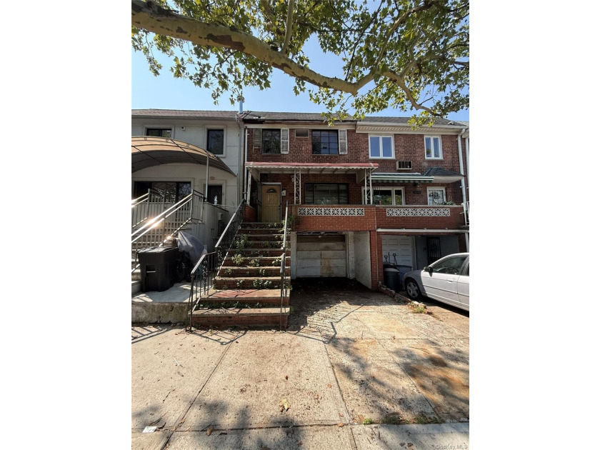 A rare find in Flushing! 144-10 Gravett Rd is being sold as-is - photo 2