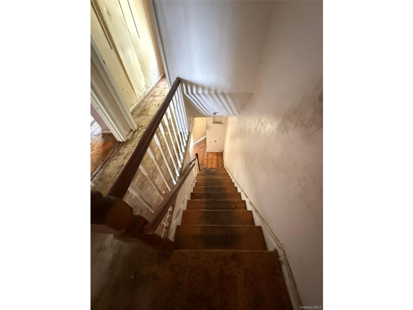 A rare find in Flushing! 144-10 Gravett Rd is being sold as-is - photo 4
