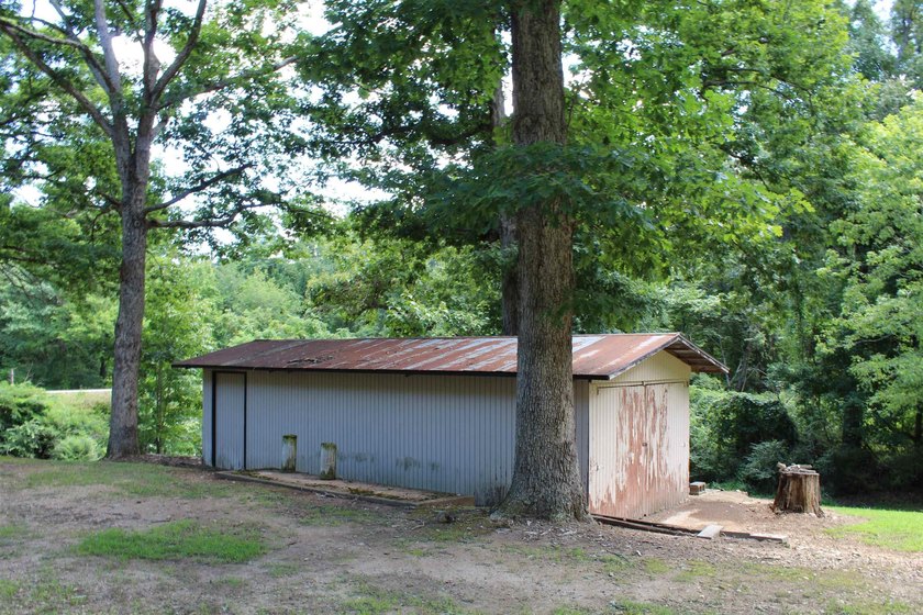 Prime Commercial Opportunity with Residential Living in Mountain - photo 7