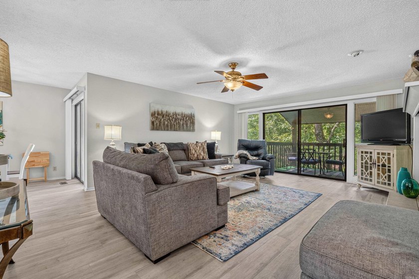 Immaculate 2-bedroom, 2-bath condo with stunning Lake Hamilton - photo 5
