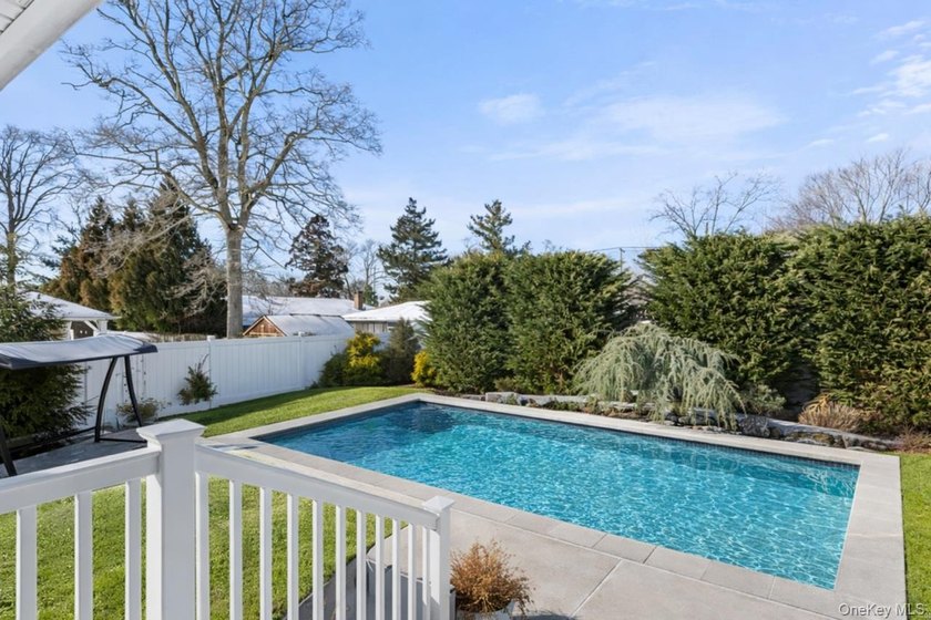 Welcome to this charming and well-maintained 3-bedroom, 3-bath - photo 18