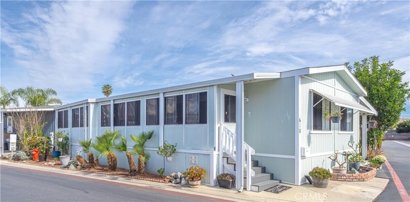 Surf City Beach Cottages is thrilled to showcase a beautiful - photo 3