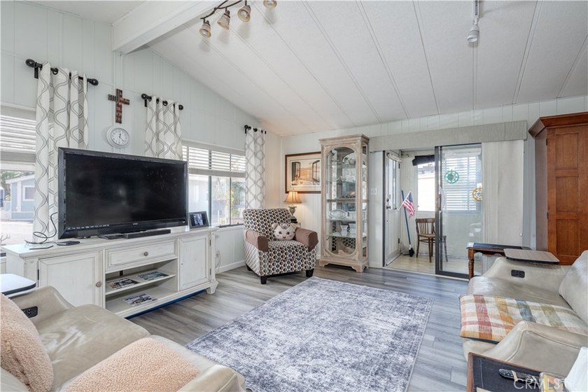 Surf City Beach Cottages is thrilled to showcase a beautiful - photo 5