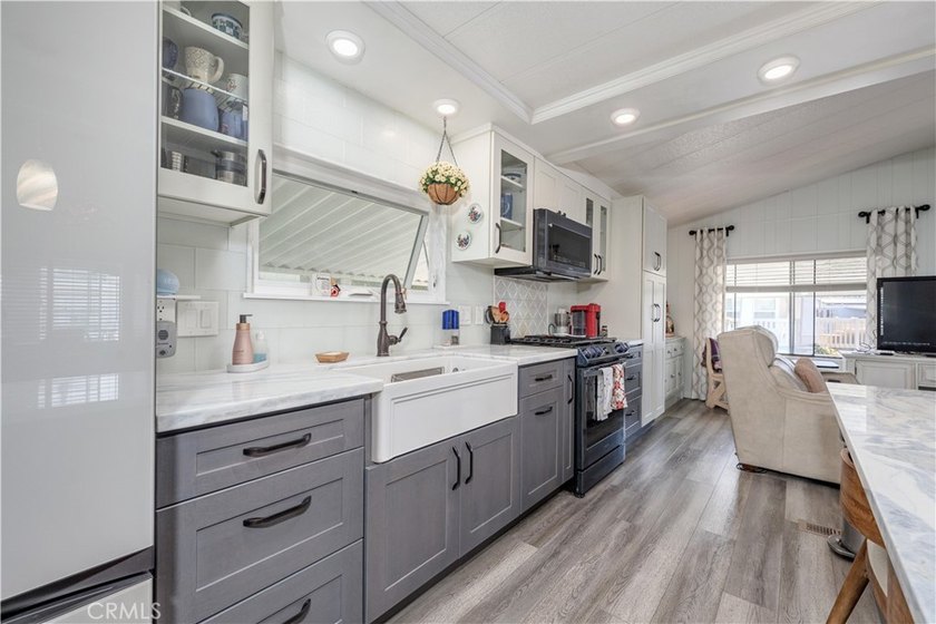 Surf City Beach Cottages is thrilled to showcase a beautiful - photo 9