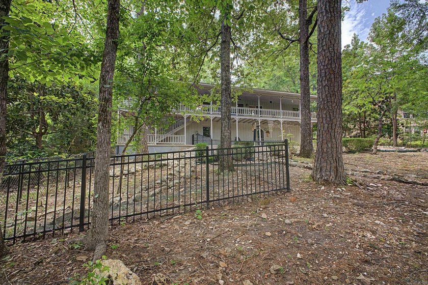 Situated directly on the Cortez Golf Course, this Hot Springs - photo 4