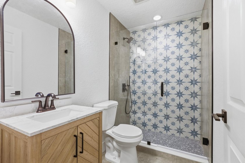 Completely renovated and full of charm, this beautiful 3-bedroom - photo 14