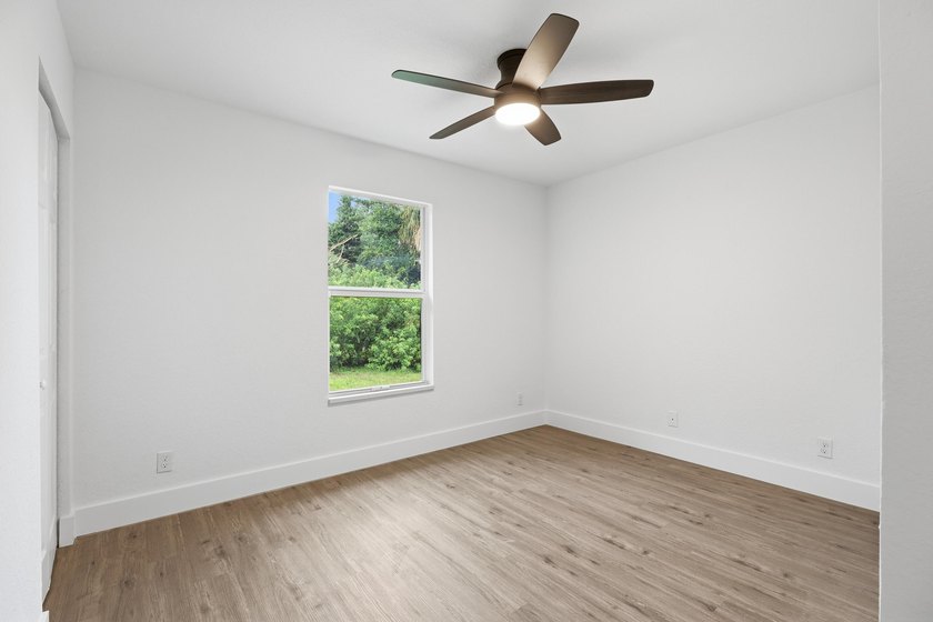 Completely renovated and full of charm, this beautiful 3-bedroom - photo 19