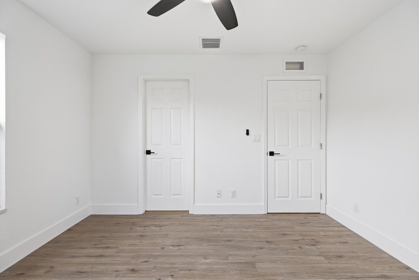 Completely renovated and full of charm, this beautiful 3-bedroom - photo 23