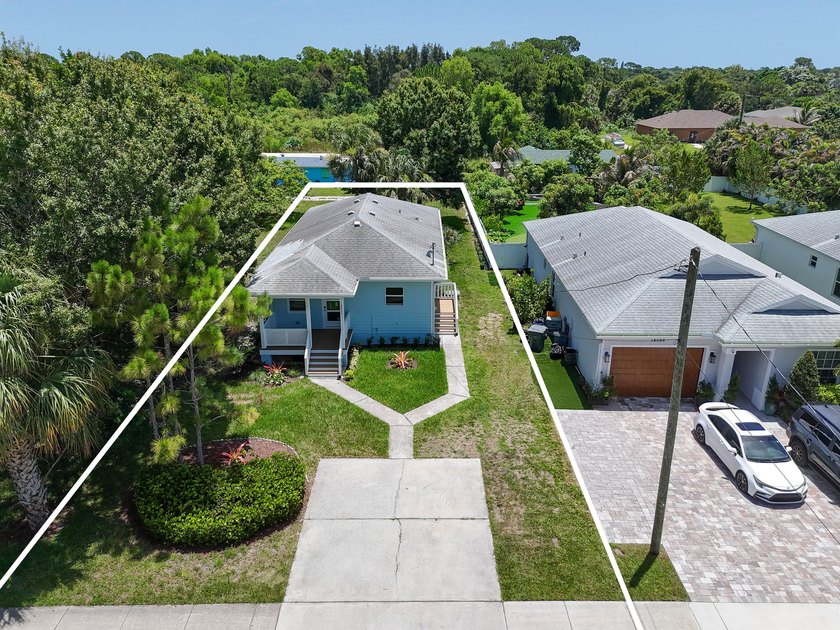 Completely renovated and full of charm, this beautiful 3-bedroom - photo 33