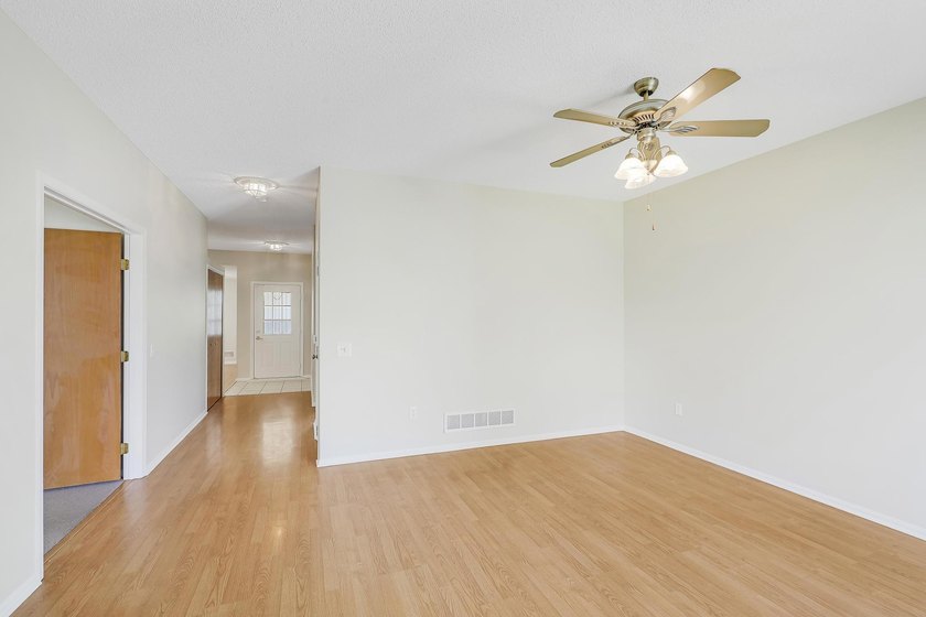 Welcome to easy, one-level living at 7592 Hinton Park Avenue S! - photo 8