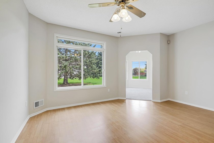 Welcome to easy, one-level living at 7592 Hinton Park Avenue S! - photo 9