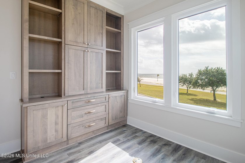 TRUE GULF-FRONT HOME | PANORAMIC WATER VIEWS | LOW-MAINTENANCE - photo 12