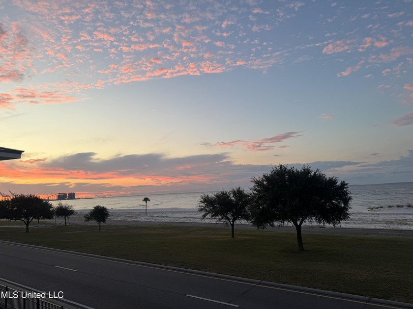 TRUE GULF-FRONT HOME | PANORAMIC WATER VIEWS | LOW-MAINTENANCE - photo 25