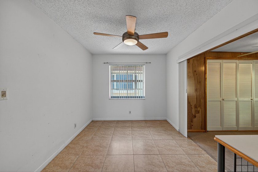 A fantastic location in a well-manicured community. This large 2 - photo 26