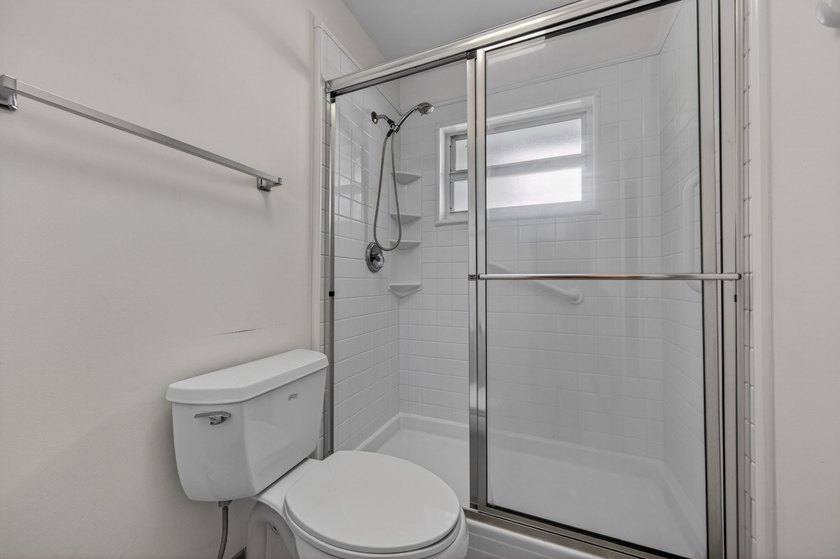 A fantastic location in a well-manicured community. This large 2 - photo 42