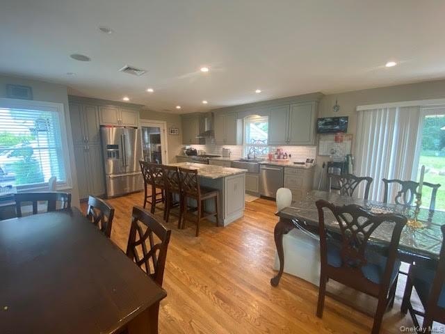 Modern Luxury Meets Coastal Charm in Poquott Village Welcome - photo 3