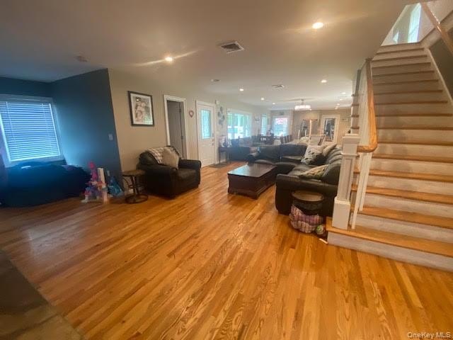 Modern Luxury Meets Coastal Charm in Poquott Village Welcome - photo 5