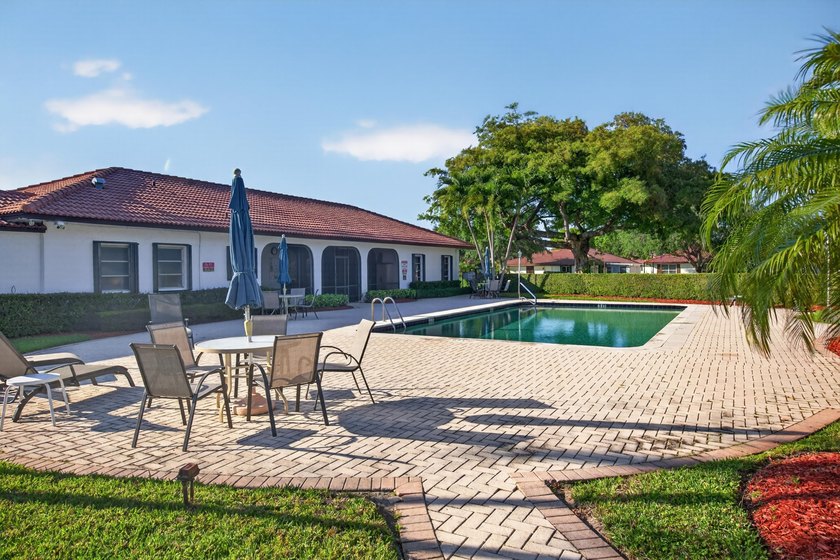 A fantastic location in a well-manicured community. This large 2 - photo 46