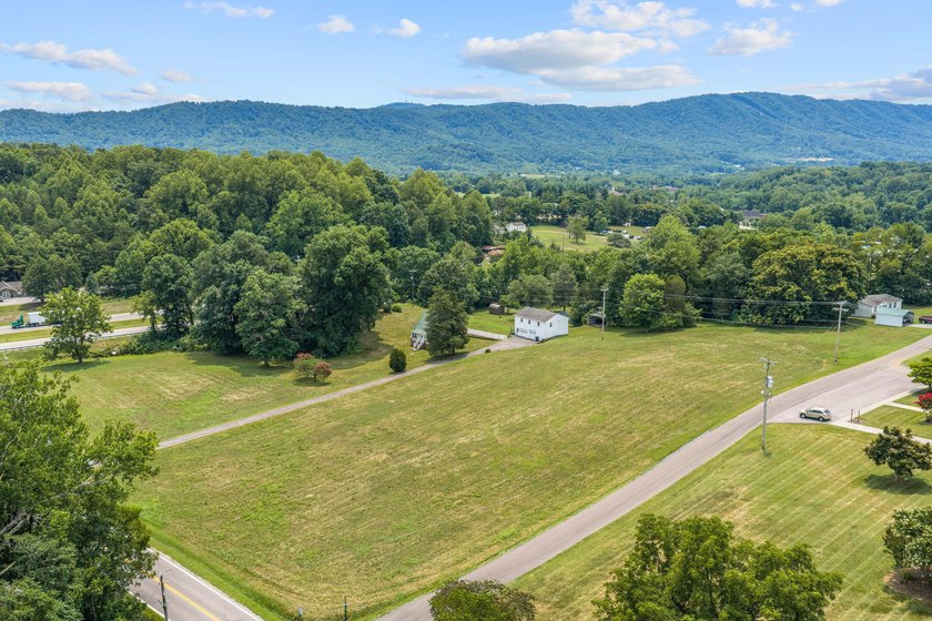 Escape to 5.185 private acres just minutes from the Blue Ridge - photo 3