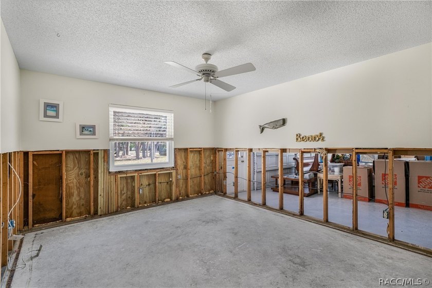 Looking for a waterfront home to make your own? Check out this - photo 19