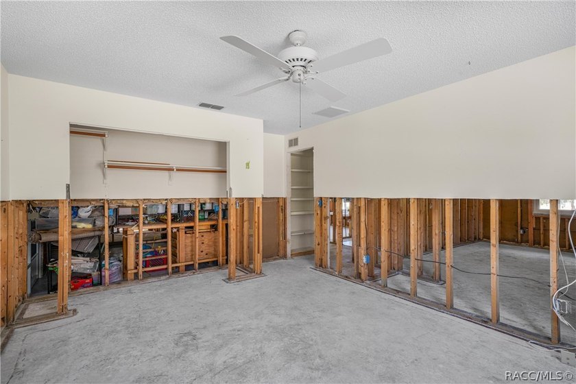 Looking for a waterfront home to make your own? Check out this - photo 20