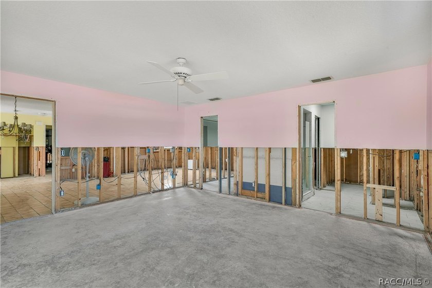 Looking for a waterfront home to make your own? Check out this - photo 25