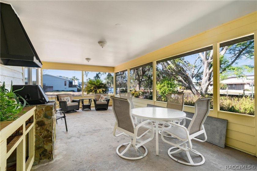 Looking for a waterfront home to make your own? Check out this - photo 33