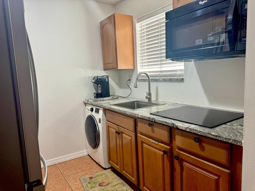 2-bedroom, 1-bath condominium for sale in a convenient West Palm - photo 7