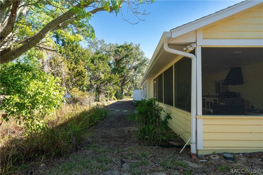 Looking for a waterfront home to make your own? Check out this - photo 39