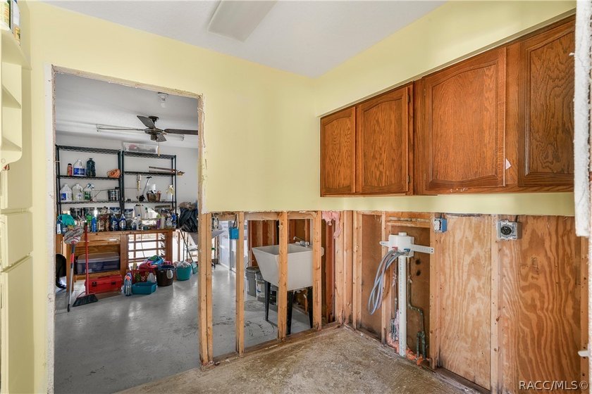 Looking for a waterfront home to make your own? Check out this - photo 43