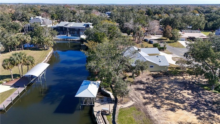 Looking for a waterfront home to make your own? Check out this - photo 49
