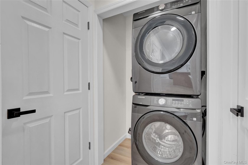 Completely Renovated in Lindenhurst Village. Many New Features - photo 12