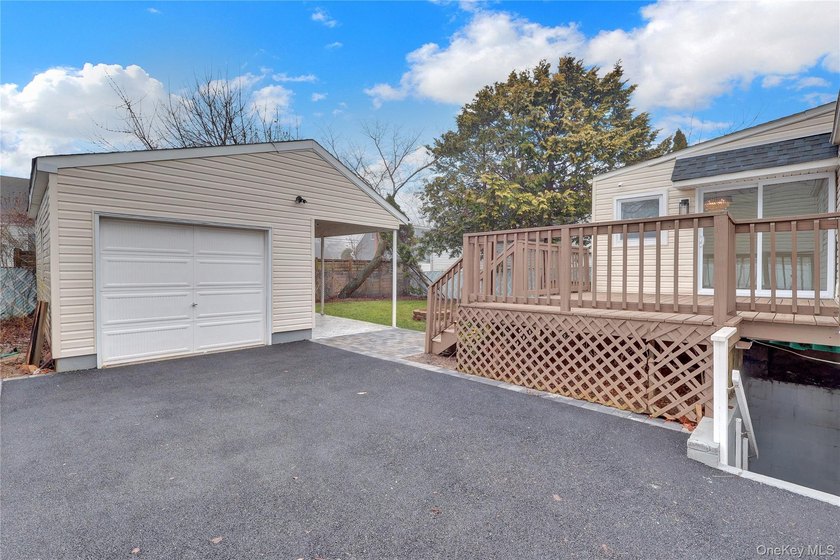 Completely Renovated in Lindenhurst Village. Many New Features - photo 20
