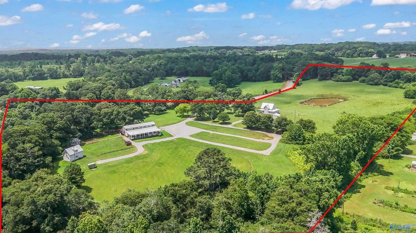 Turnkey wedding venue &amp; income producing property on 20 acres in - photo 49