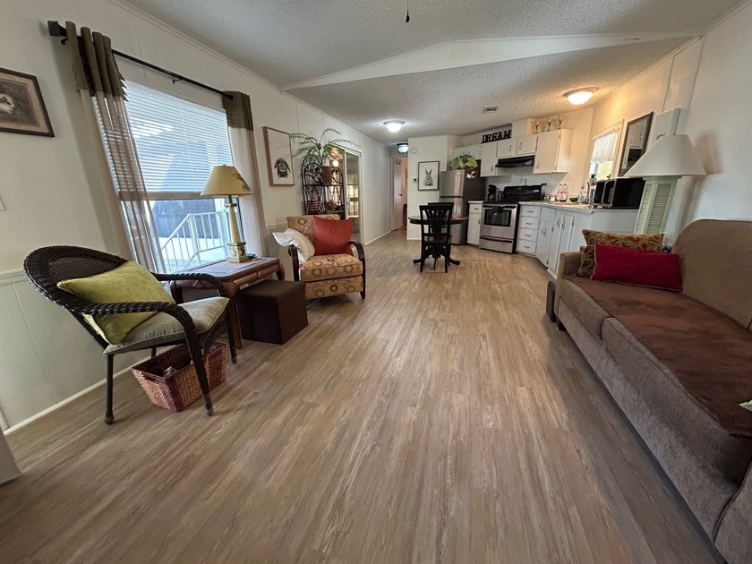 Welcome to 272 Daffodil Drive, an elegant and inviting residence - photo 9