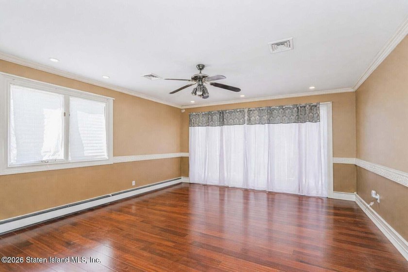 They don't make homes like this anymore. This sprawling - photo 13
