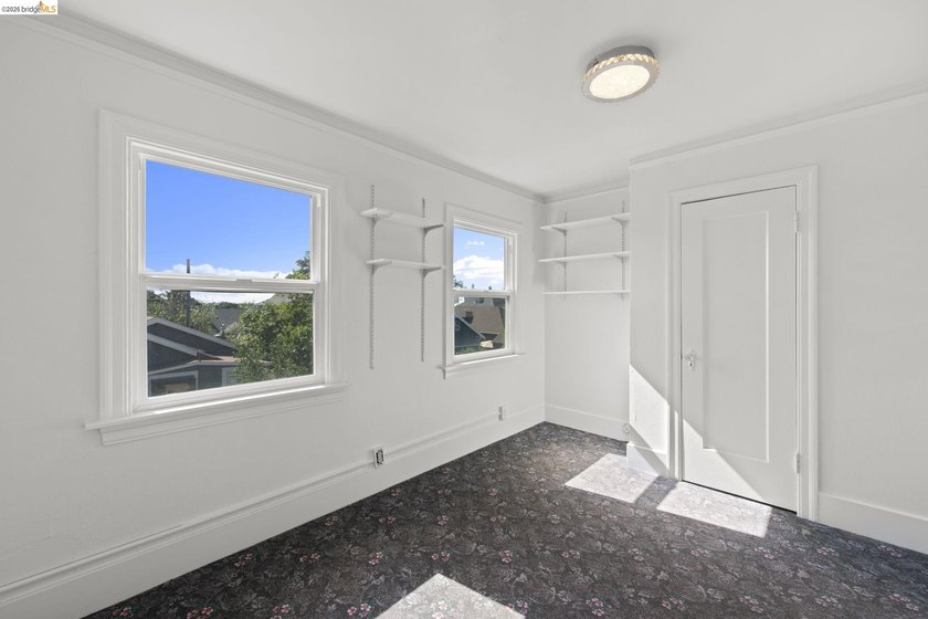 In the heart of the vibrant Rockridge corridor, two minutes from - photo 14