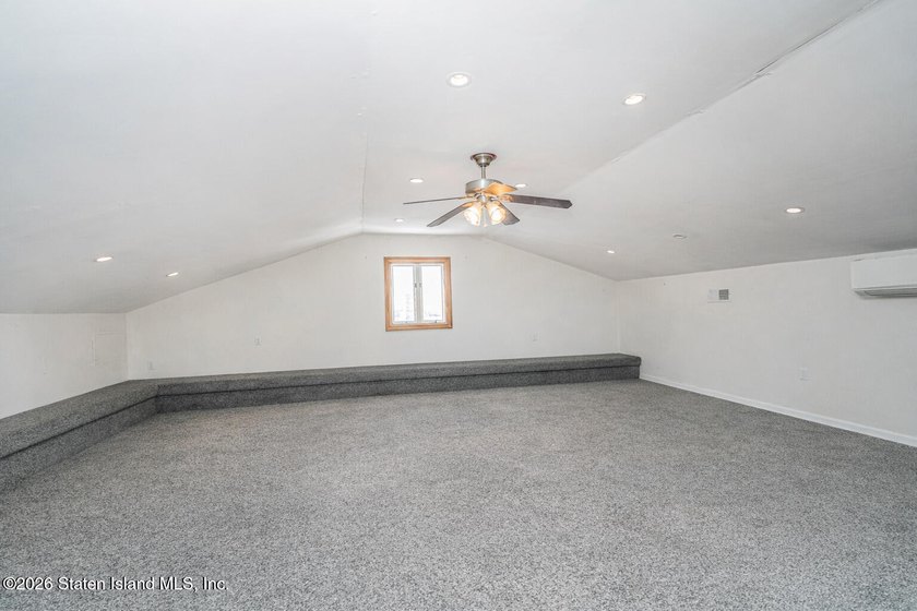 They don't make homes like this anymore. This sprawling - photo 18