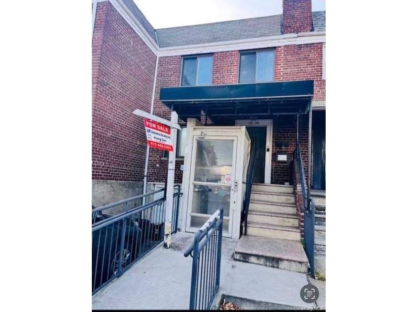 location, Location, Location---- Exclusive Listing: Rare - photo 2