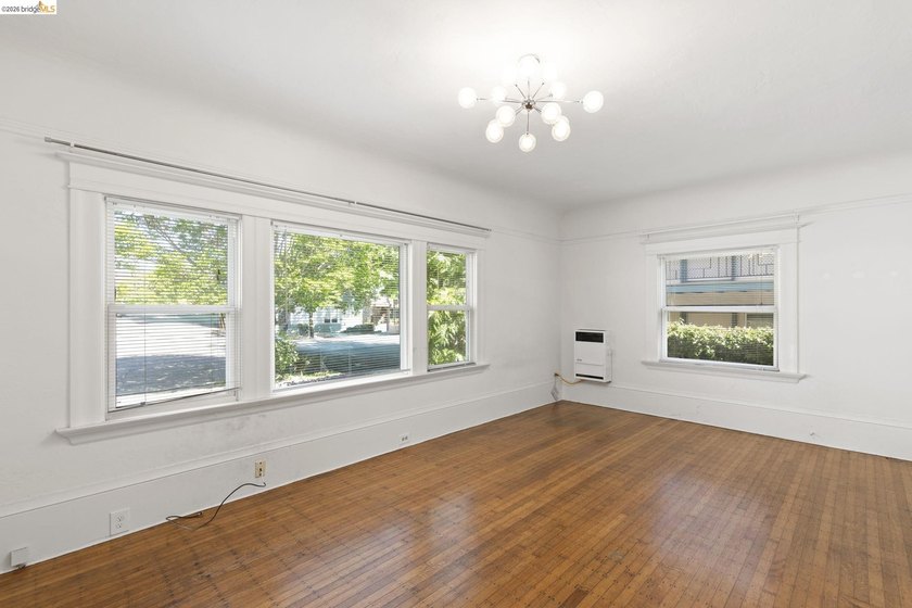 In the heart of the vibrant Rockridge corridor, two minutes from - photo 24