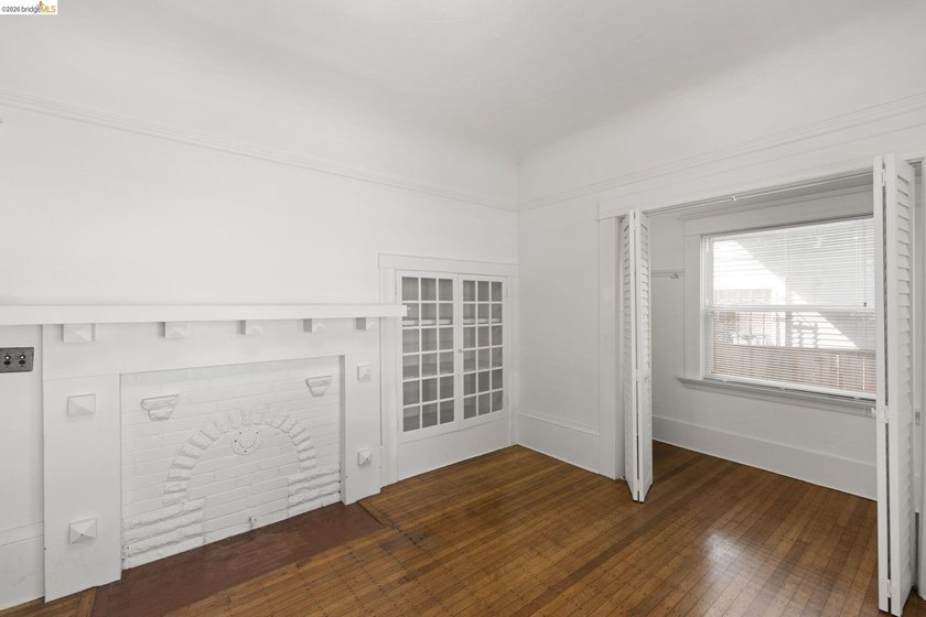 In the heart of the vibrant Rockridge corridor, two minutes from - photo 26