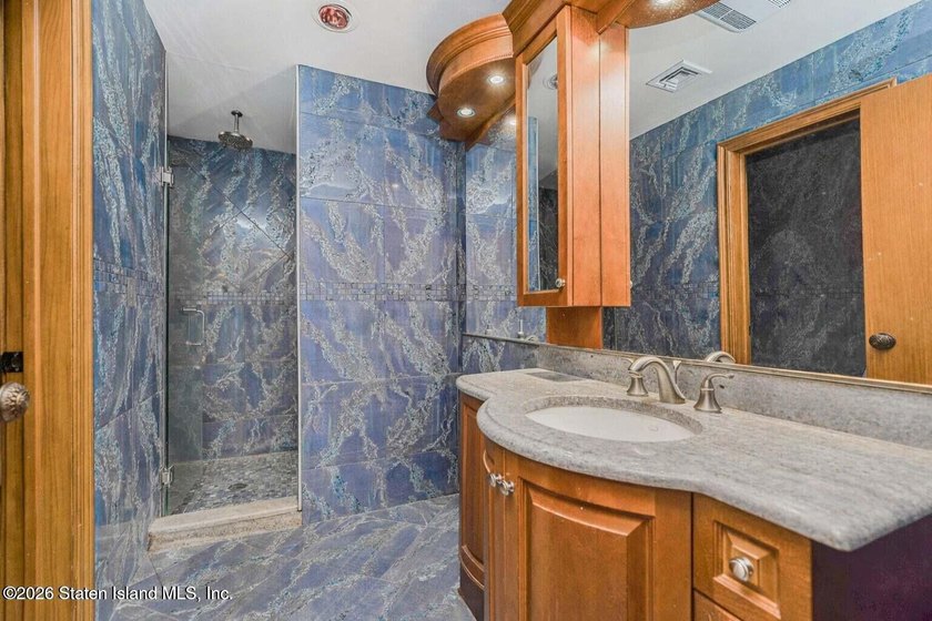 They don't make homes like this anymore. This sprawling - photo 28