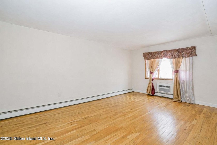 They don't make homes like this anymore. This sprawling - photo 40